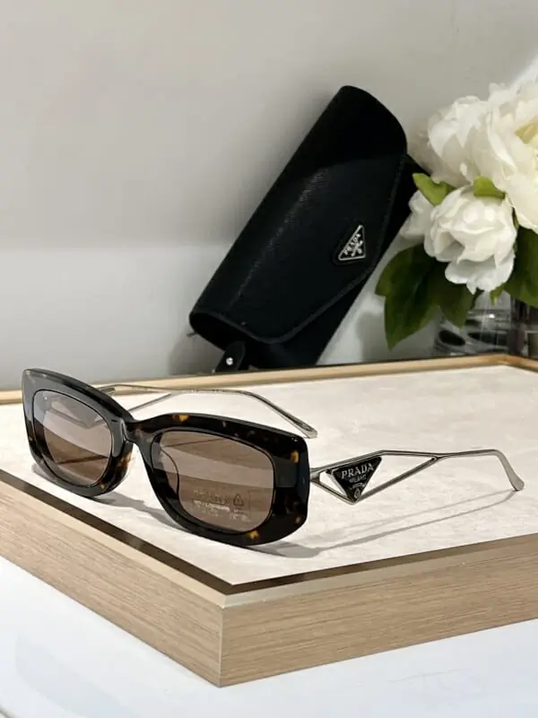 prada aaa qualite lunettes de soleil s_1214322